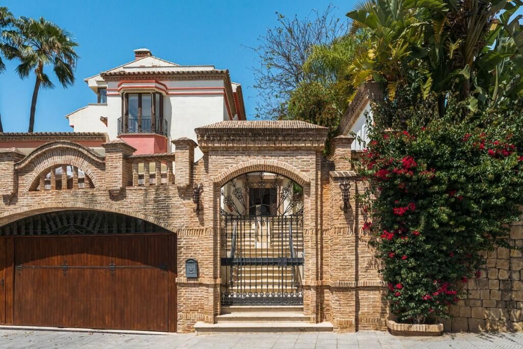 Property photo 1 of 3