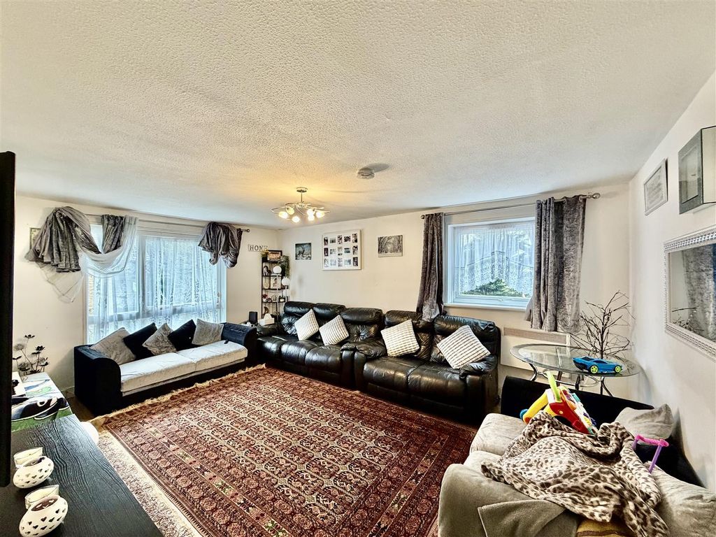 Property photo 2 of 8 Reception Room