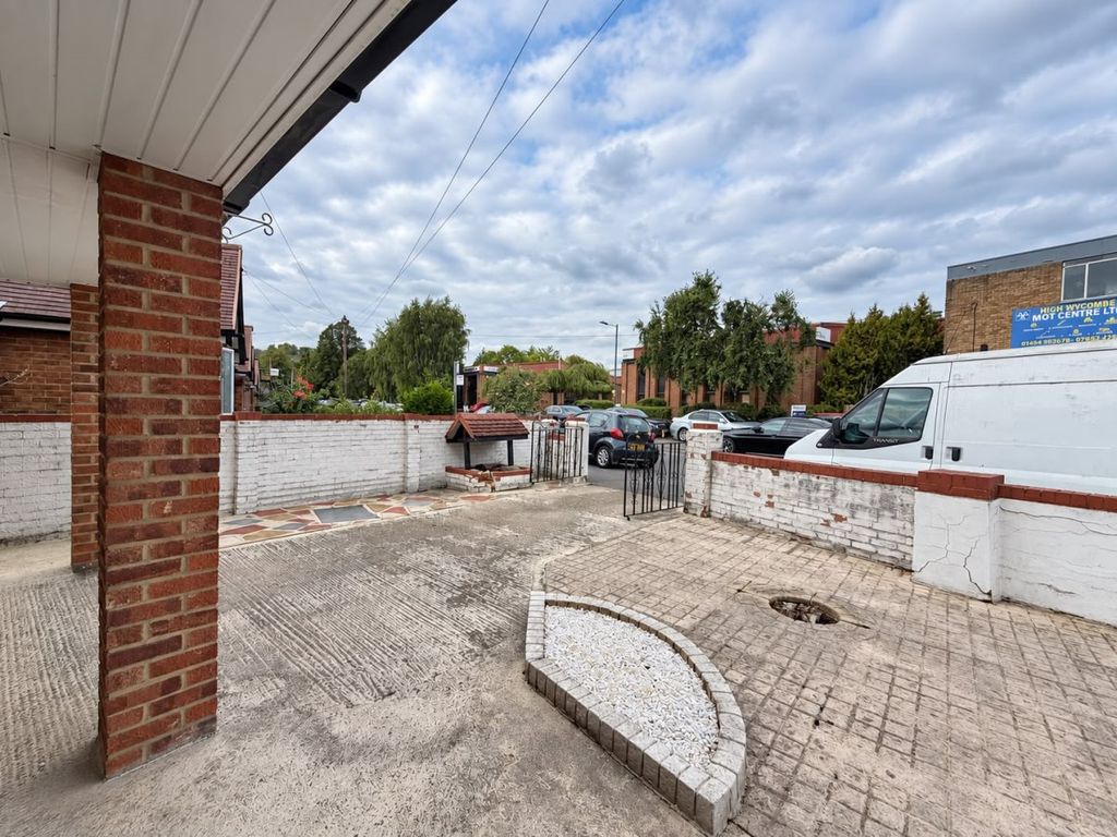 Property photo 2 of 13