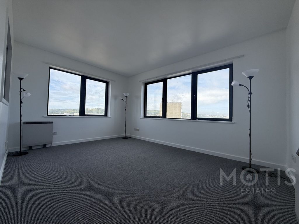 Property photo 2 of 10 Photo 3