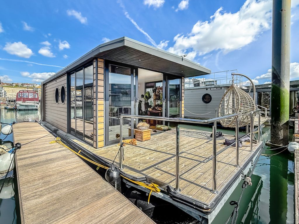 Property photo 1 of 14 Photo #1