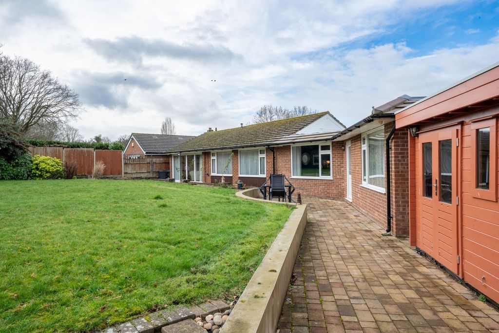 Property photo 2 of 19