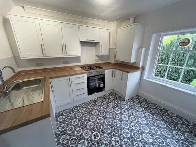 Property photo 3 of 5 Kitchen