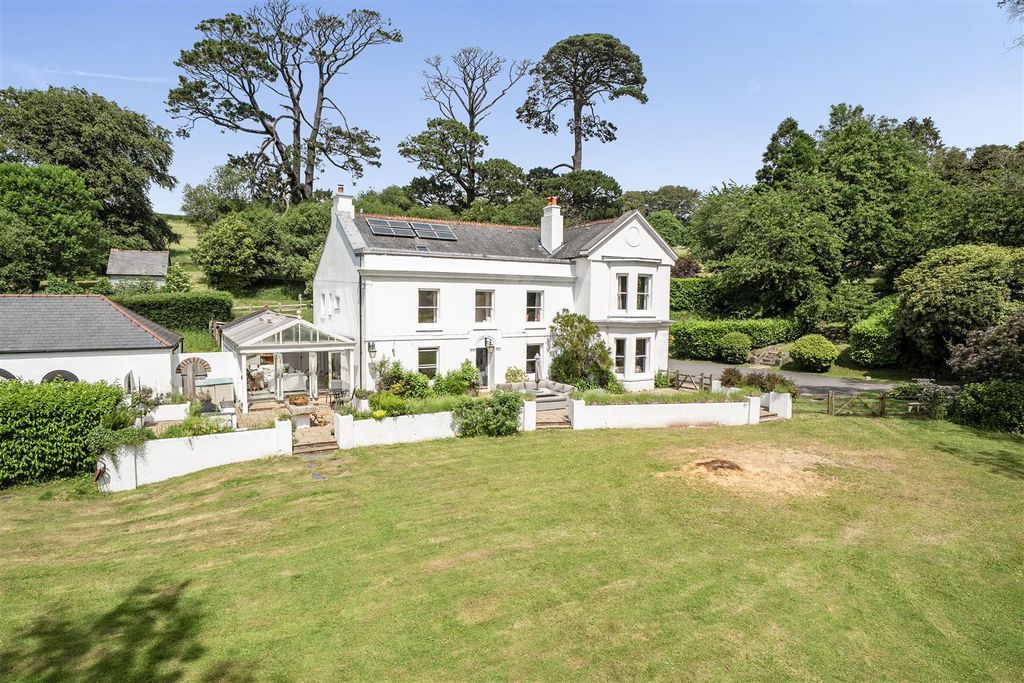 Property photo 2 of 50 Kernock House