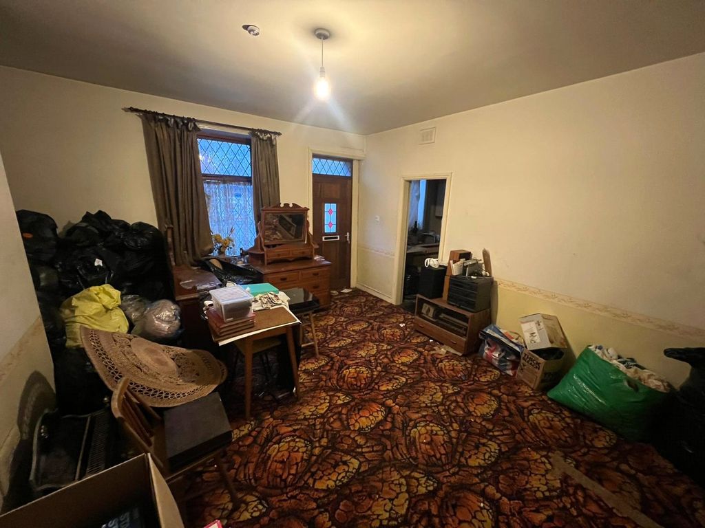 Property photo 2 of 8 Picture No. 45