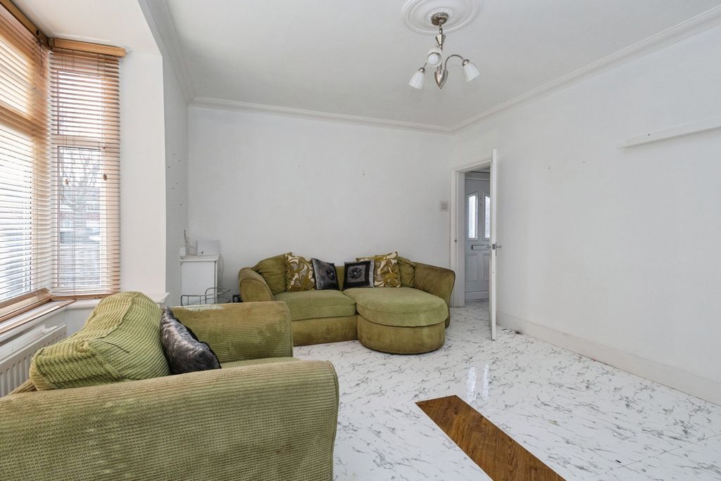 Property photo 2 of 14 Living Room