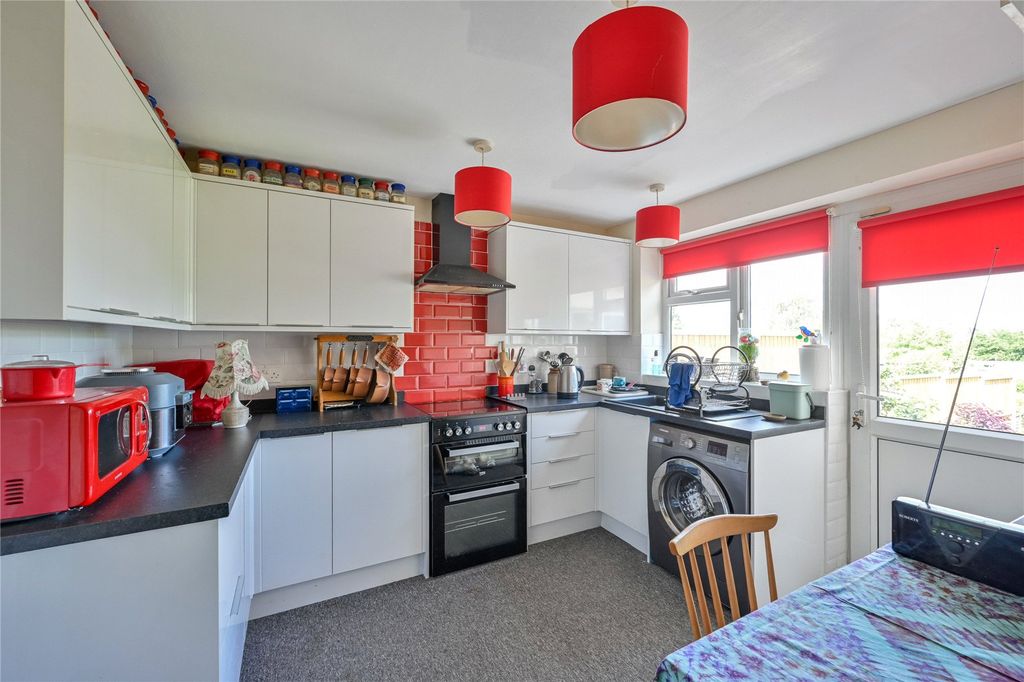 Property photo 2 of 19 Picture No. 25