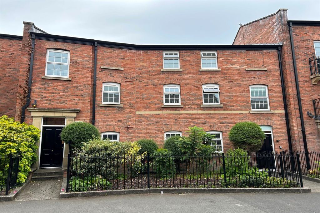 Property photo 1 of 12 (Main)