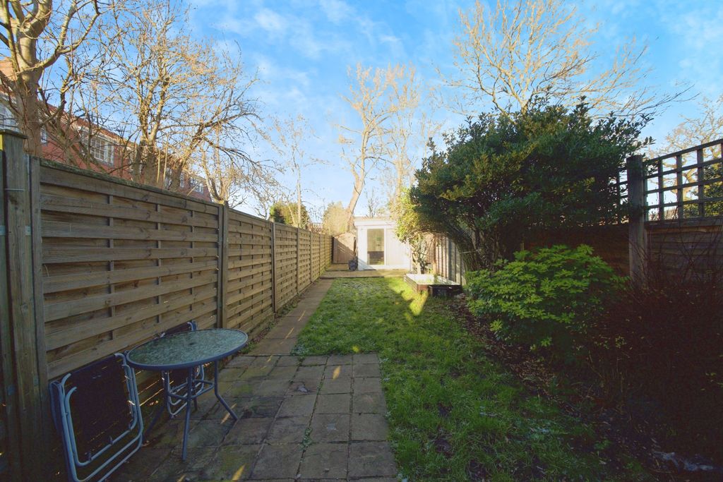 Property photo 3 of 20 Garden
