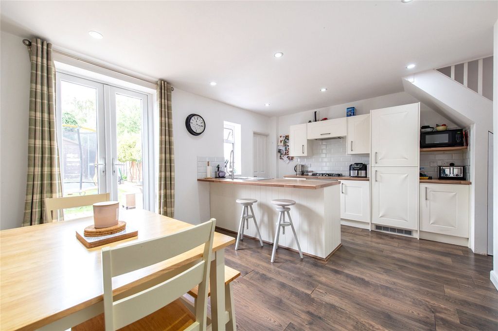 Property photo 1 of 17 Picture No. 34