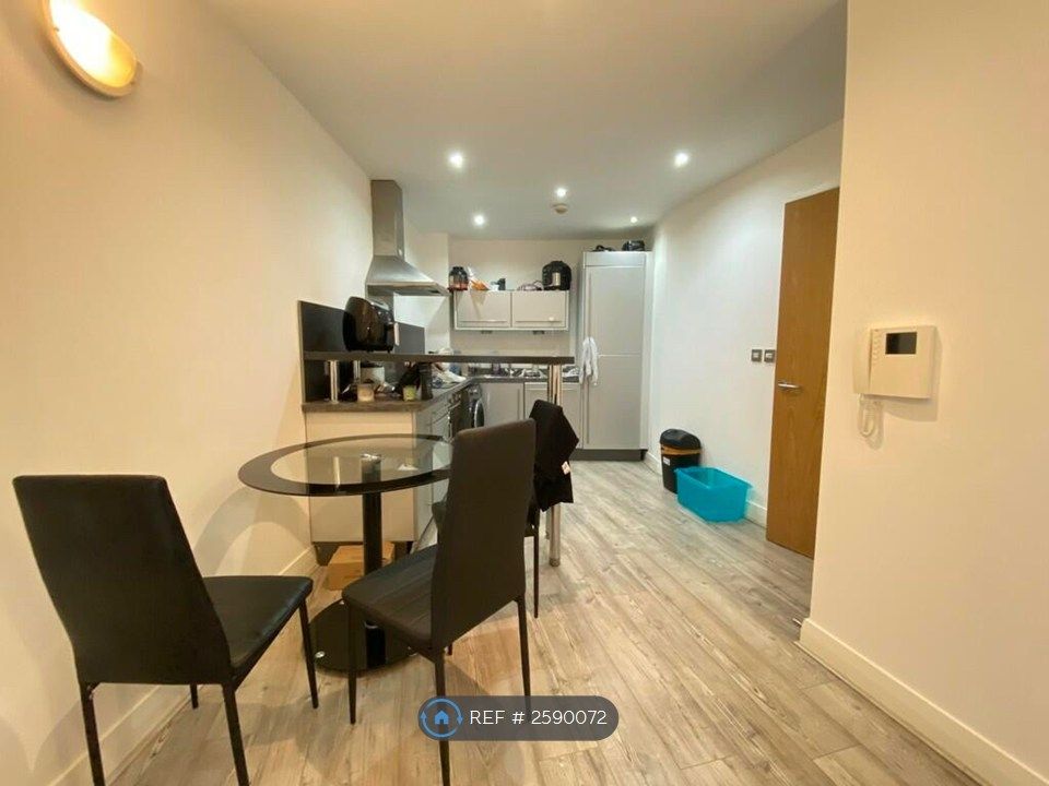 Property photo 2 of 15 Kitchen / Dining Area