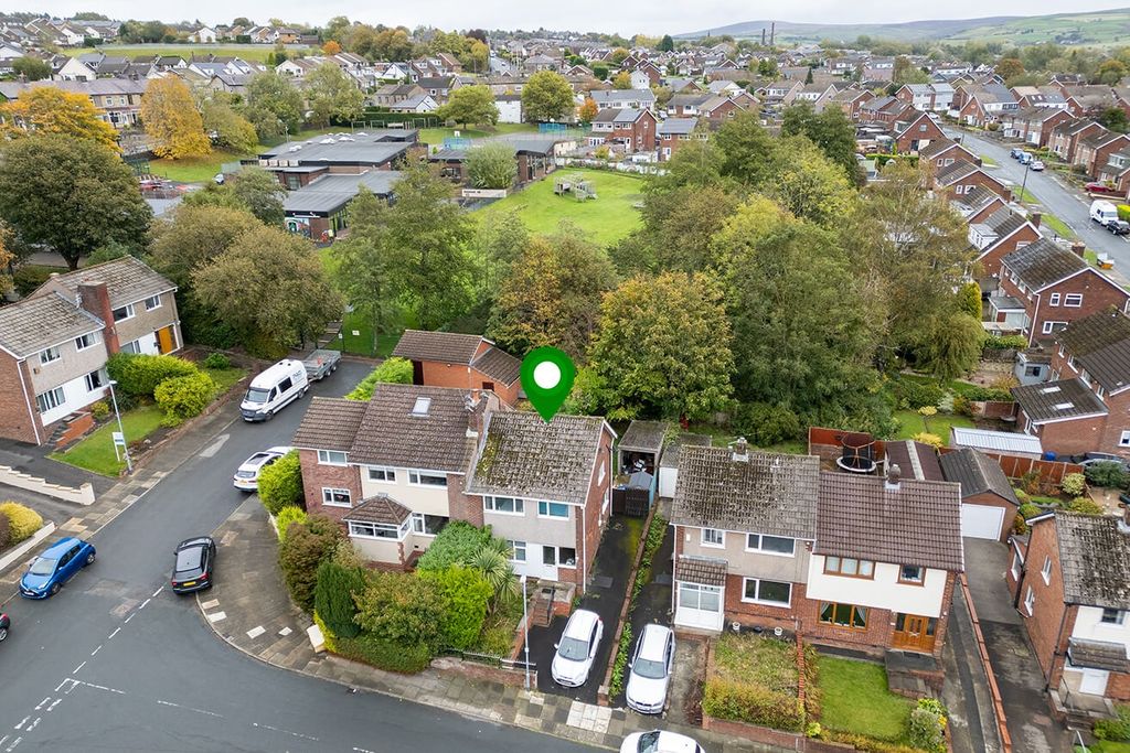 Property photo 1 of 12 4586911