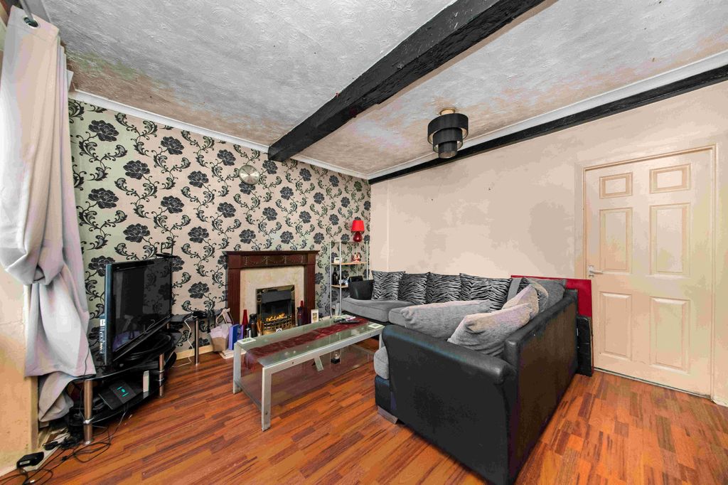 Property photo 3 of 14