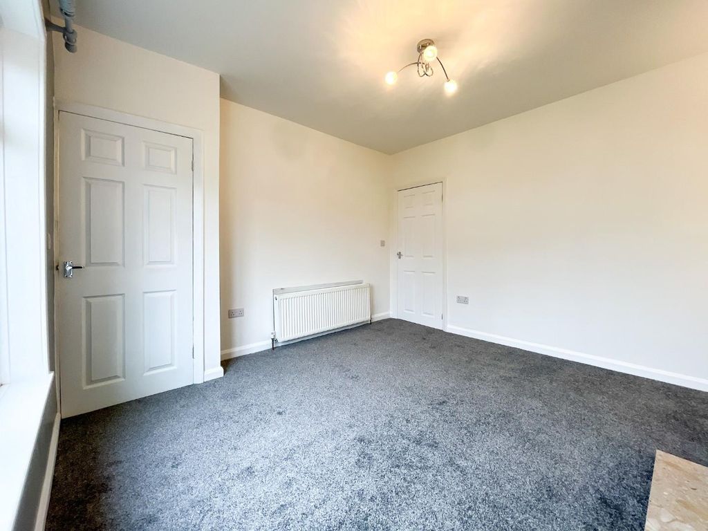 Property photo 3 of 10 Image00019.Jpg