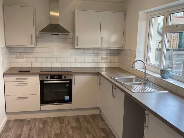 Property photo 2 of 9 Dinning Kitchen