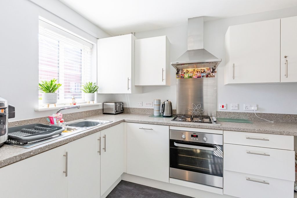 Property photo 3 of 15 Kitchen