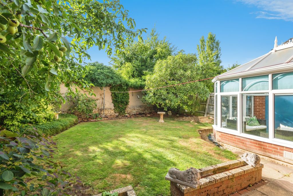 Property photo 2 of 17