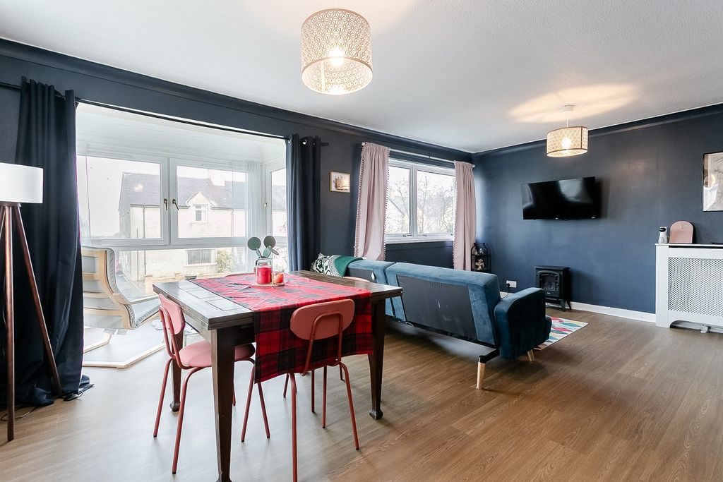 Property photo 3 of 24