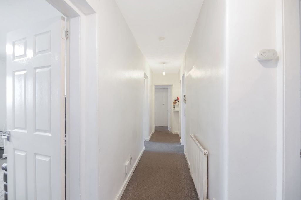 Property photo 2 of 25