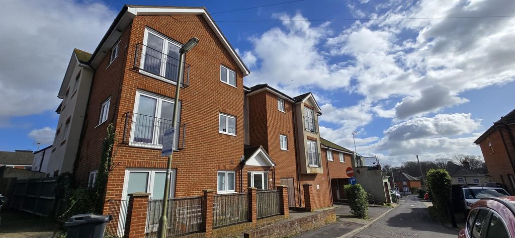 Property photo 1 of 13 Front Aspect