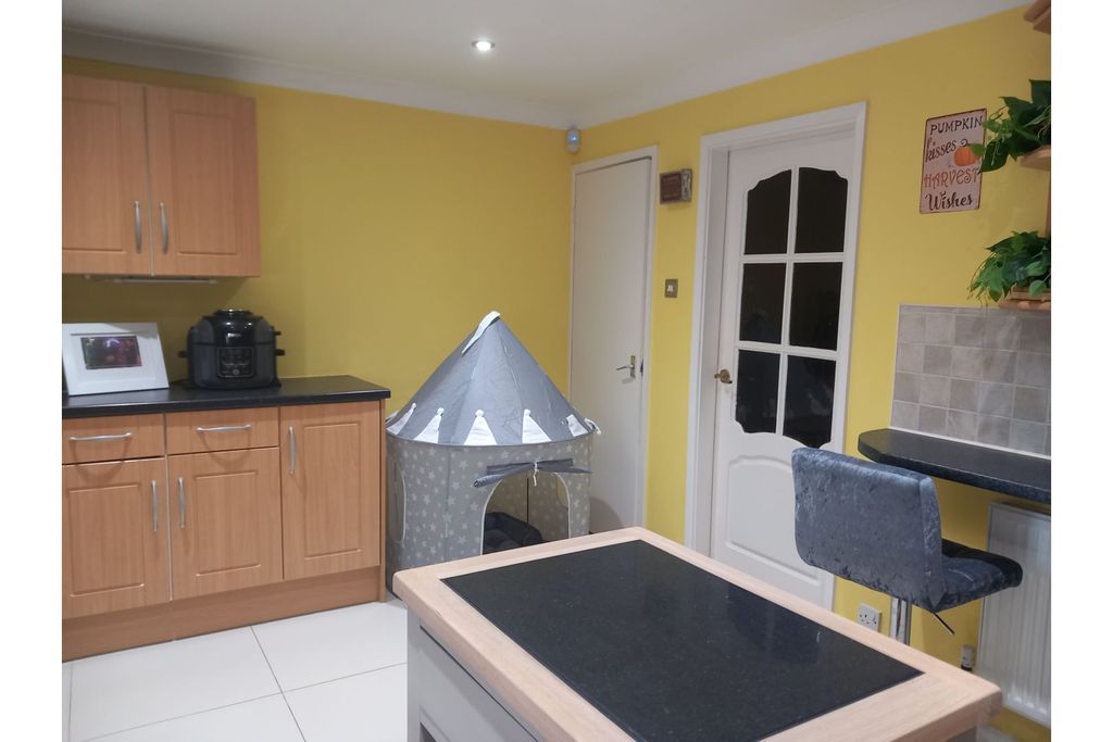 Property photo 3 of 16