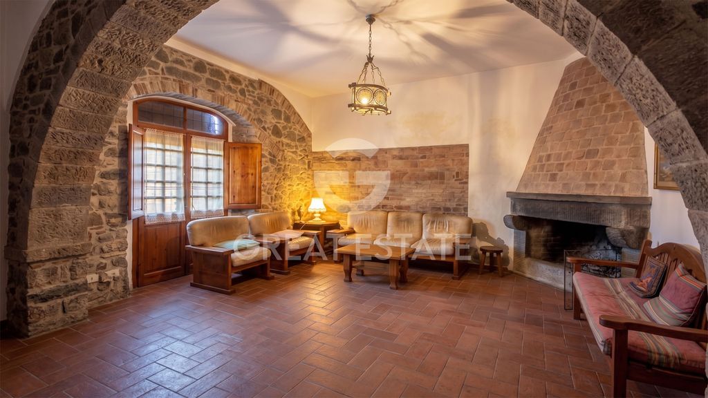 Property photo 2 of 20 Interiors