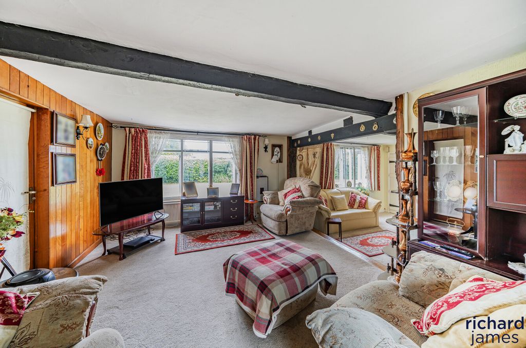 Property photo 3 of 36 64A34063-3403-426...