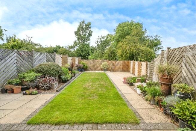 Property photo 2 of 12 Gardens