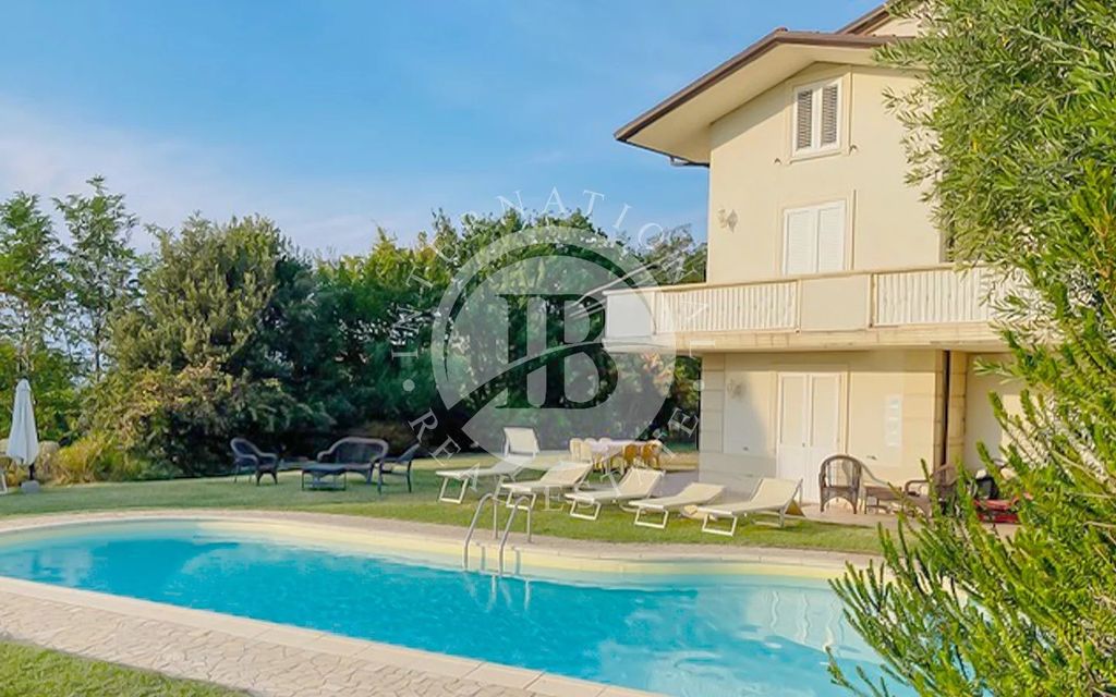 Property photo 1 of 45