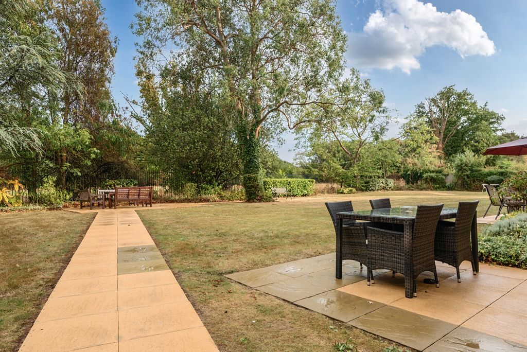 Property photo 2 of 17 1341178-16-68Af35...