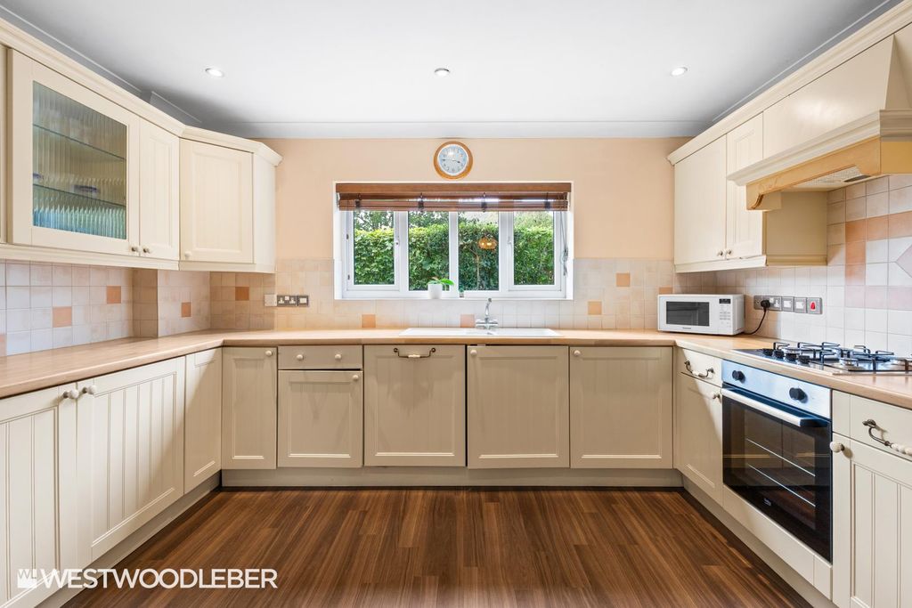 Property photo 2 of 32 Riverbankcottages_21.Jpg
