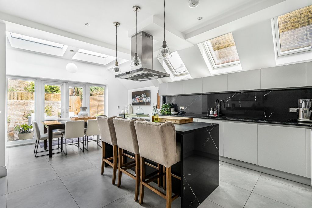 Property photo 1 of 30 Kitchen / Dining