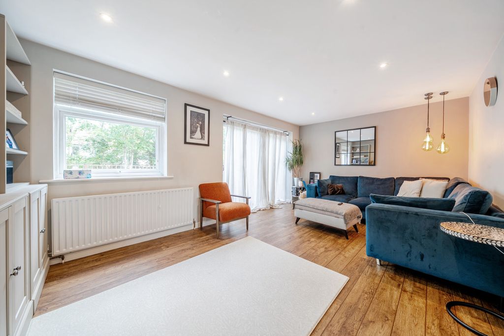 Property photo 2 of 21 1314925-17-6877Ba...