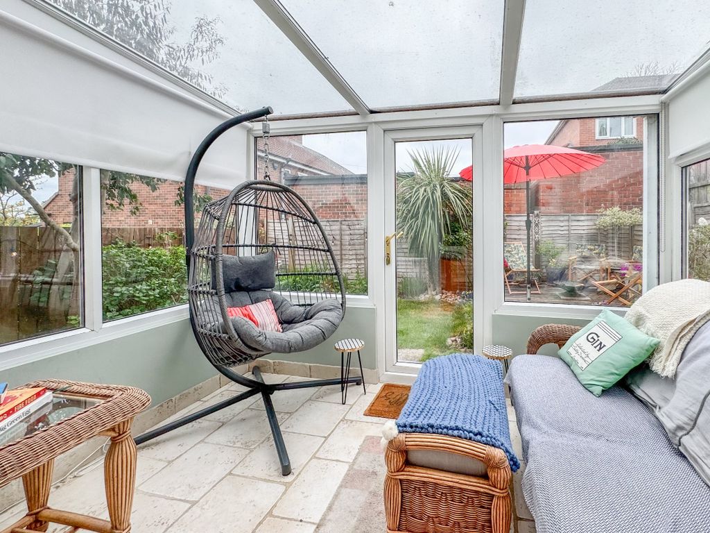 Property photo 3 of 19 Conservatory