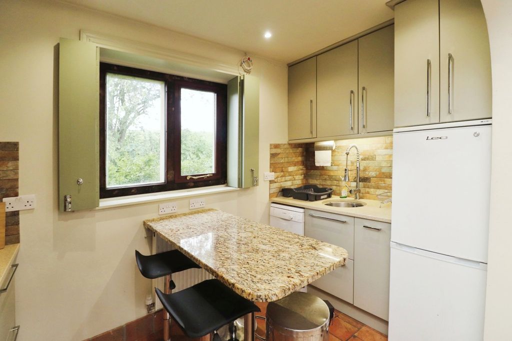 Property photo 3 of 10 Picture No. 02