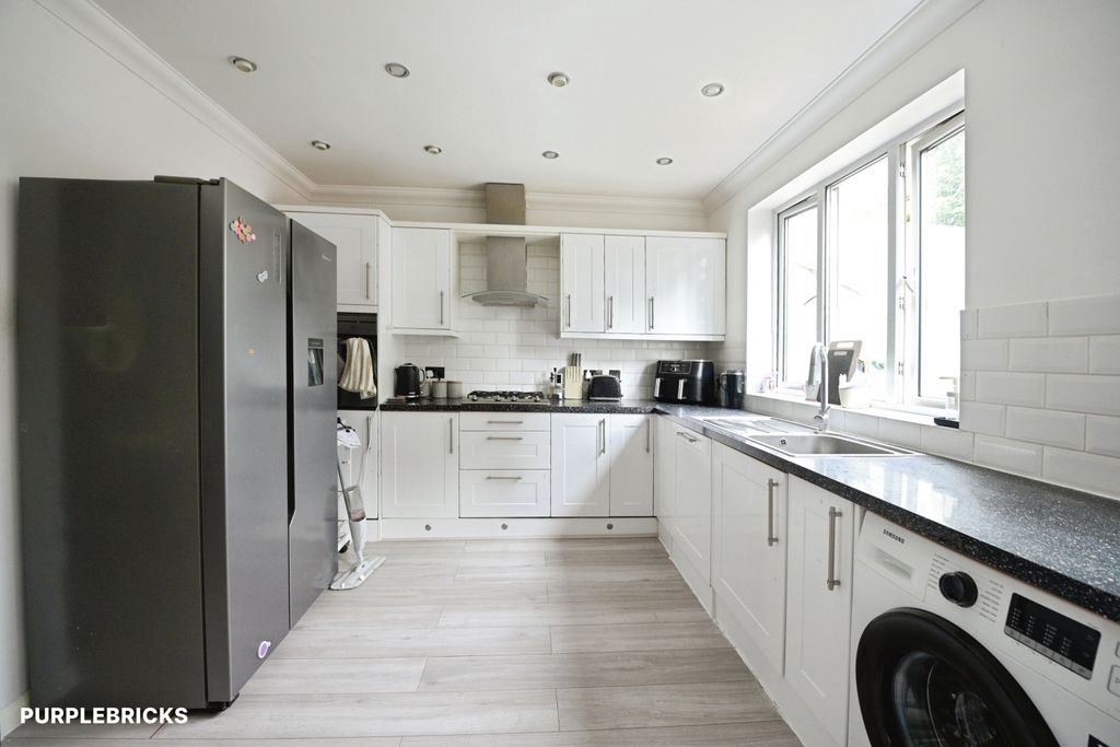 Property photo 2 of 15 Kitchen