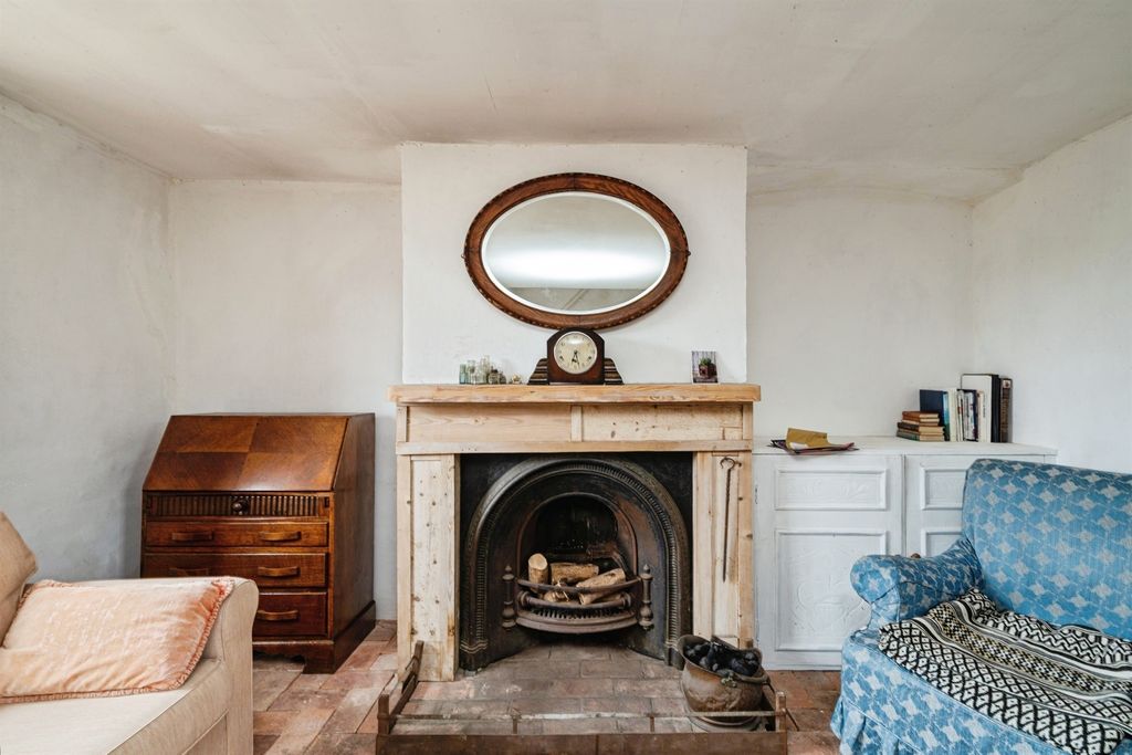 Property photo 2 of 21