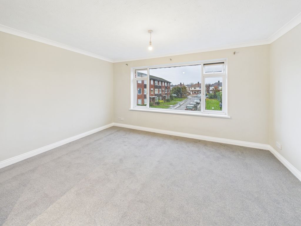 Property photo 3 of 7 Cam02808G0-Pr0174-Still012