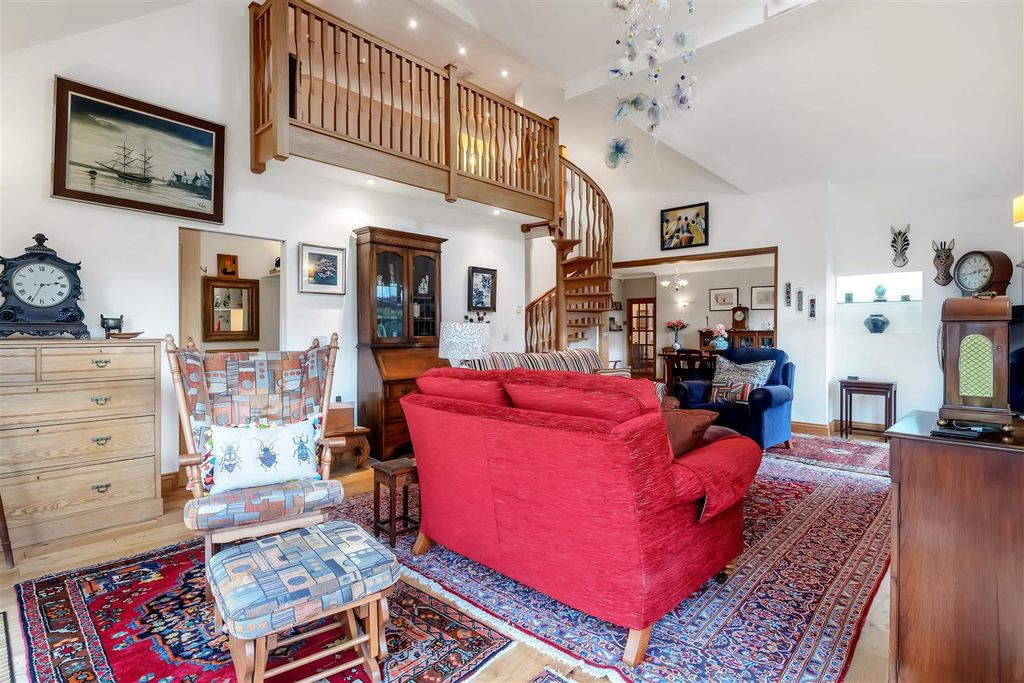 Property photo 2 of 52 61 Shelford Rd-Low-70.Jpg