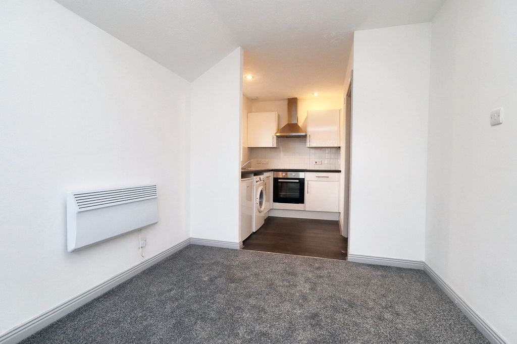 Property photo 2 of 9