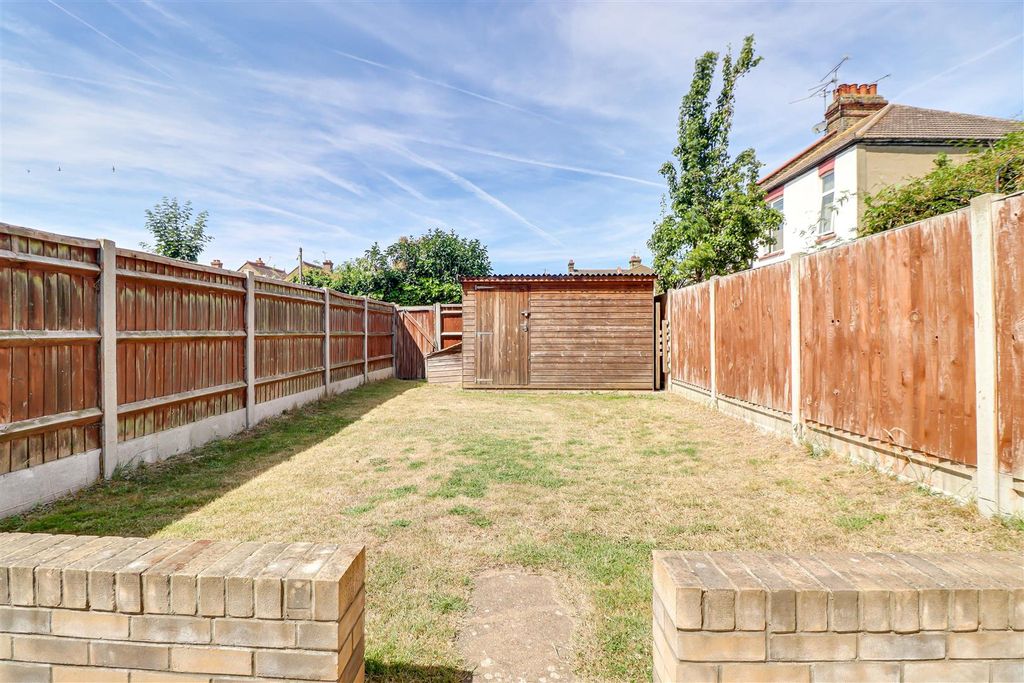 Property photo 2 of 25