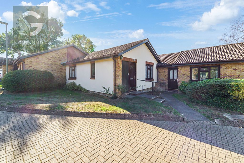 Property photo 1 of 12 Village Gardens, Off West Street, Ewell Village, Epsom, Surrey, Kt17 1XX