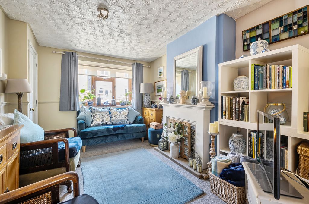 Property photo 2 of 16 1451159-18-69Eb78...