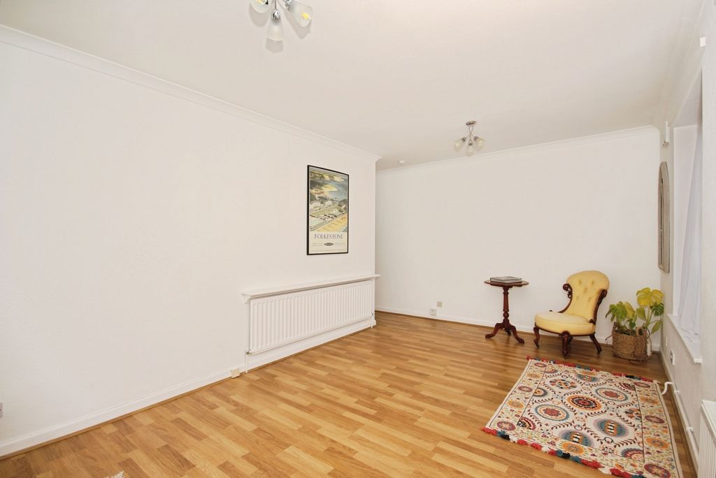 Property photo 3 of 19 Photo