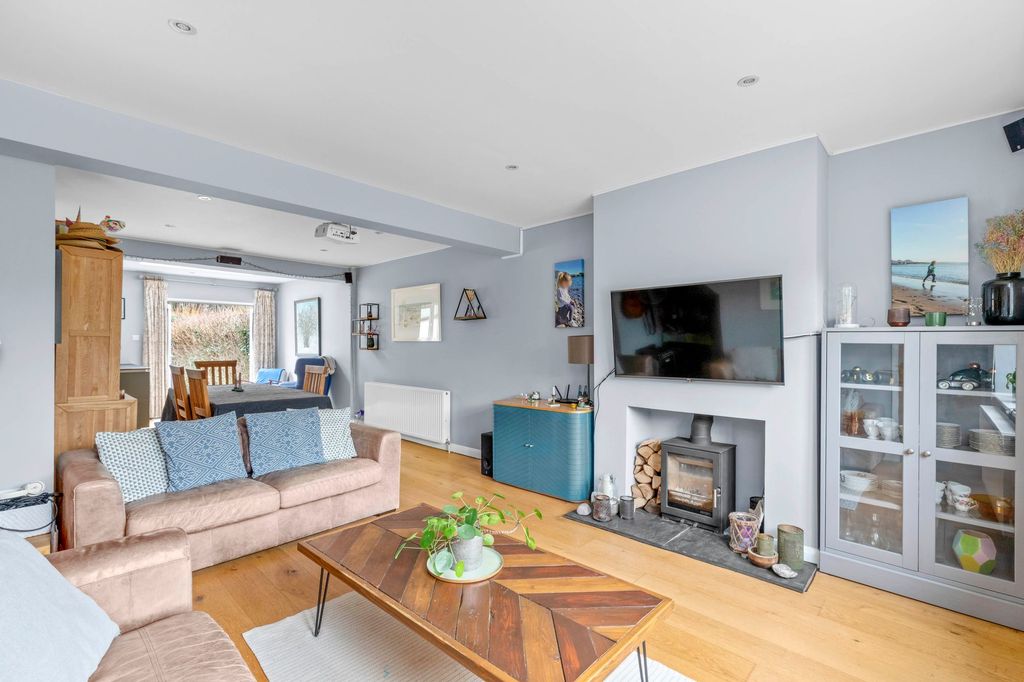 Property photo 3 of 21