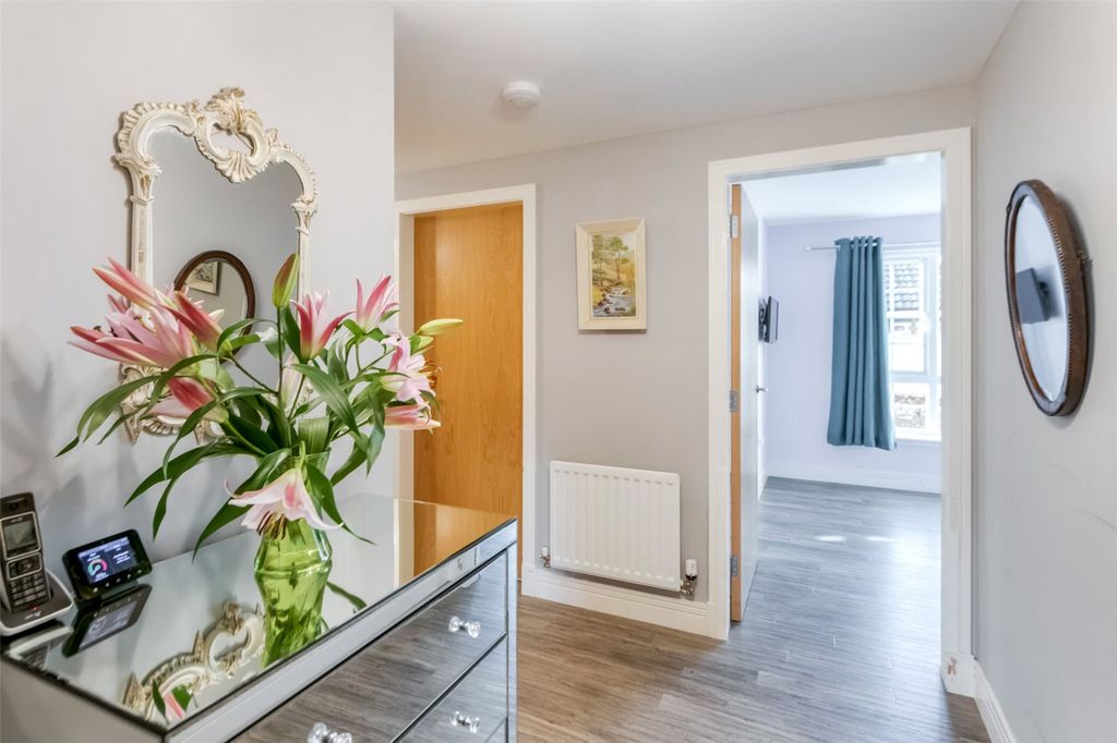 Property photo 2 of 24 Picture No. 10