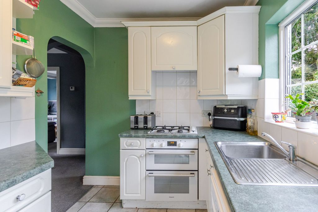 Property photo 2 of 17 Kitchen 2