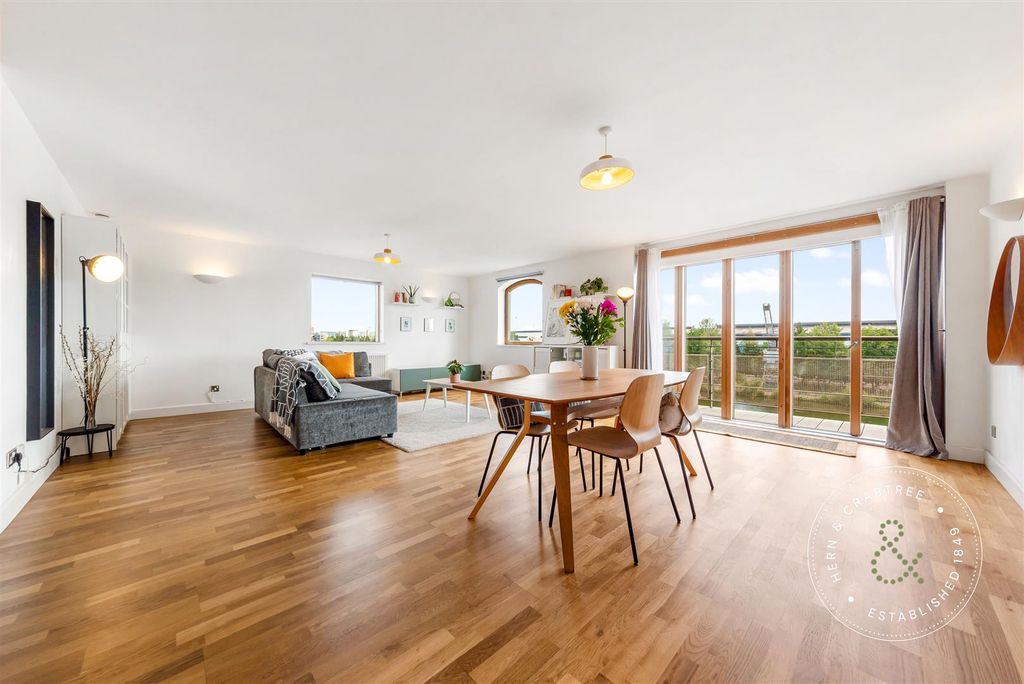 Property photo 3 of 34 Henke-Court-14.Jpg