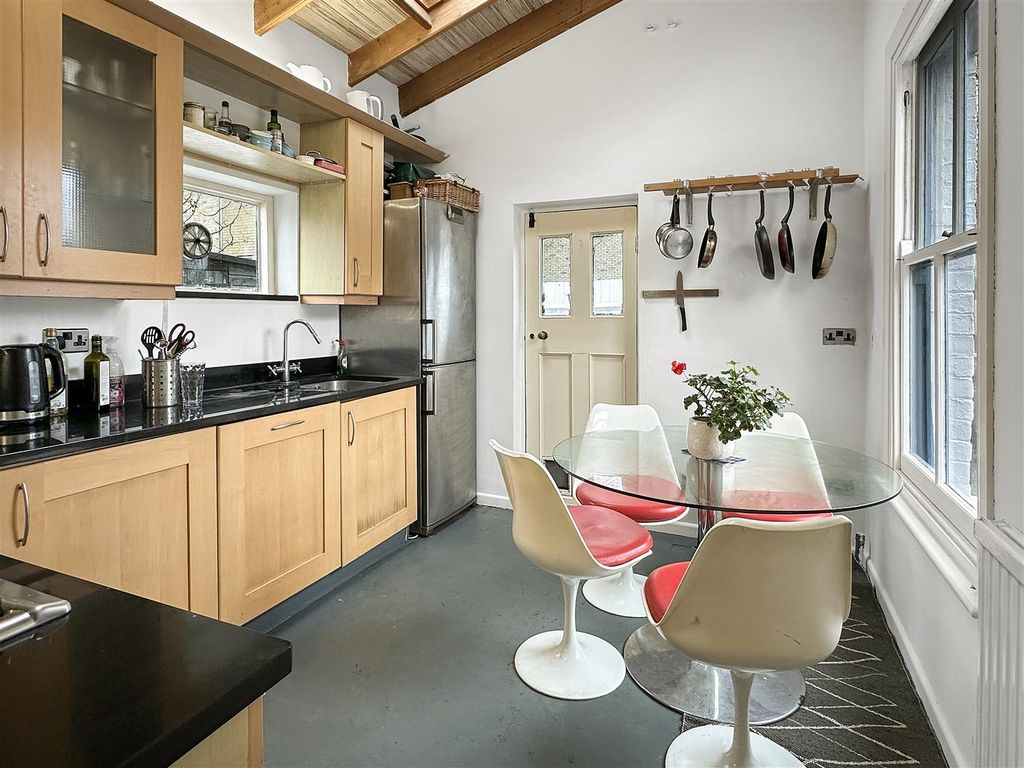 Property photo 3 of 12 Img (4).Jpg