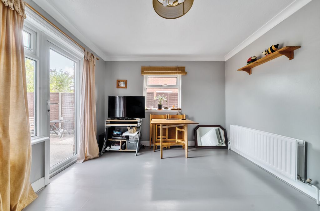 Property photo 2 of 16 1325599-1-6877Aaa...